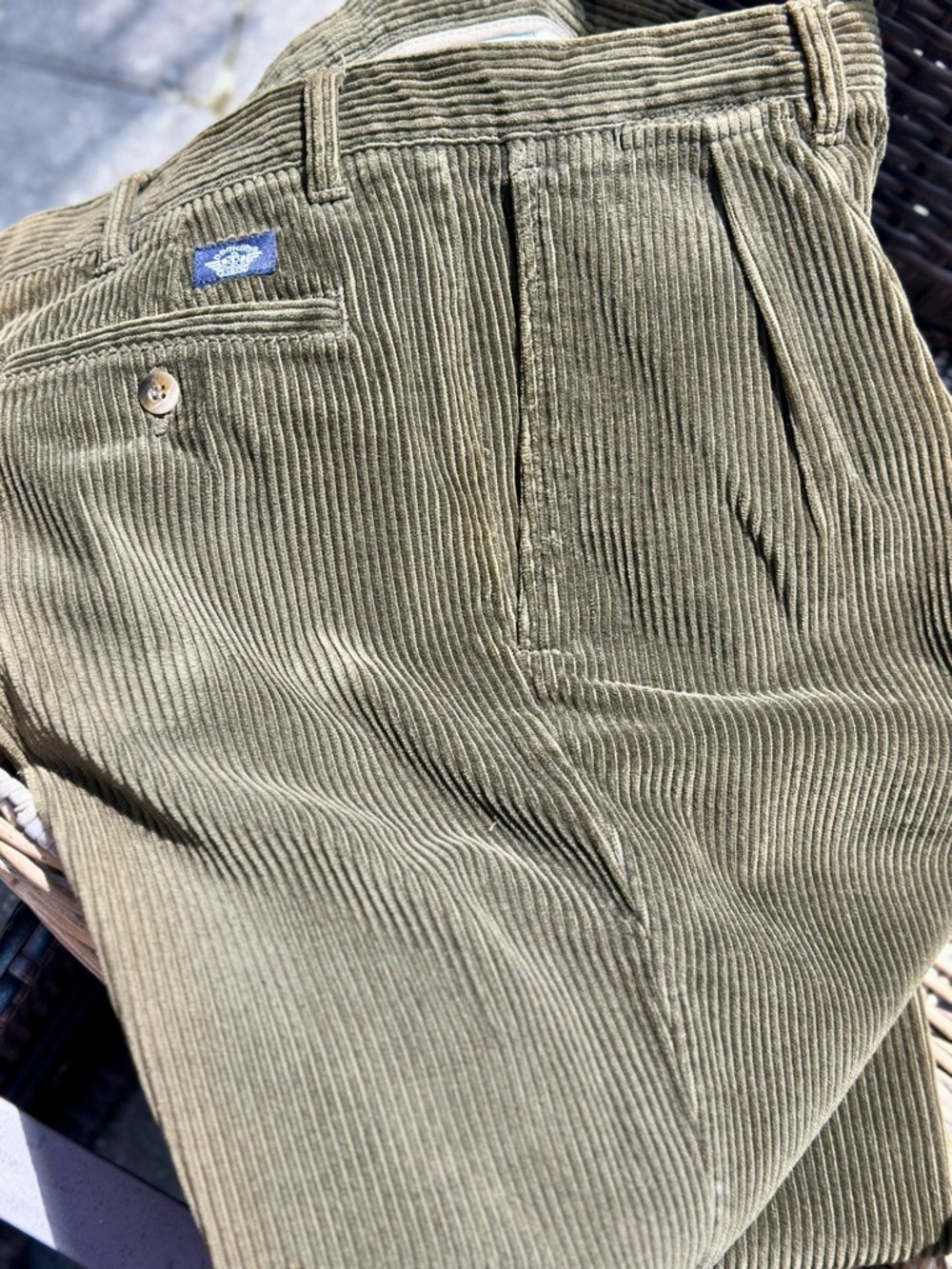 Dockers Olive Green Wide Wale Corduroy Pleated Men's Pants Cuffed Y2K